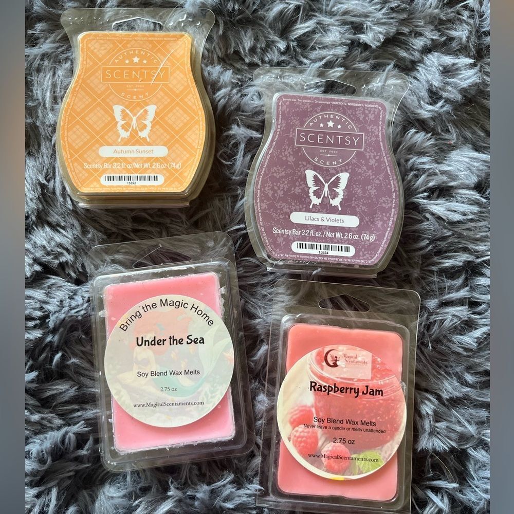 Preowned Scentsy wax tablets x4